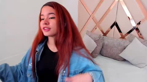 Avril  online show from February 4, 12:00 pm