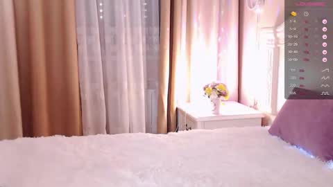 Snapshot of avrora_lew_ chatting on December 27, 2:04 am Avrora Inst online show from December 27, 2:04 am