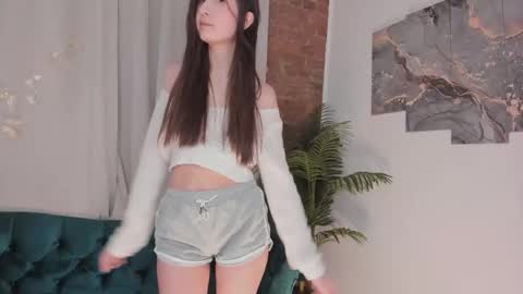 Avrora online show from February 6, 7:39 pm