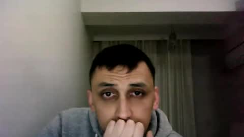 Snapshot of awesenheit chatting on February 5, 6:18 am awesenheit online show from February 5, 6:18 am