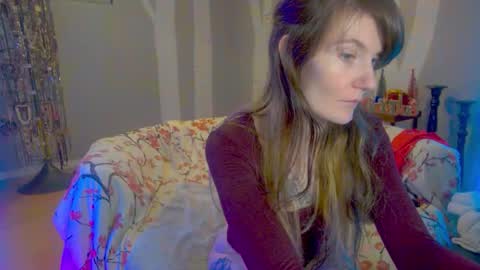 Snapshot of awesomeblossommm chatting on January 15, 2:05 am awesomeblossommm online show from January 15, 2:05 am