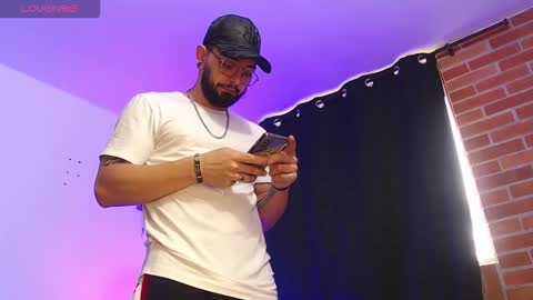 Independiente Model online show from January 14, 12:33 pm