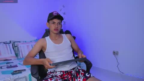 AXEL online show from October 25, 11:40 am