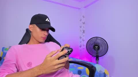 AXEL online show from November 28, 8:00 pm