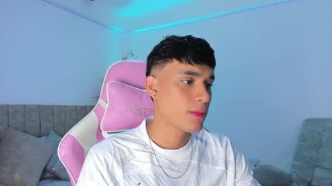 AXEL online show from July 6, 8:33 am