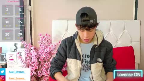 Snapshot of axel_evanss chatting on October 17, 12:30 pm Axel Evanss online show from October 17, 12:30 pm