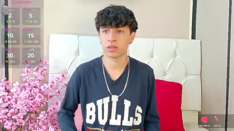 Snapshot of axel_evanss chatting on October 20, 12:16 pm Axel Evanss online show from October 20, 12:16 pm