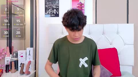 Snapshot of axel_evanss chatting on November 21, 12:37 pm Axel Evanss online show from November 21, 12:37 pm