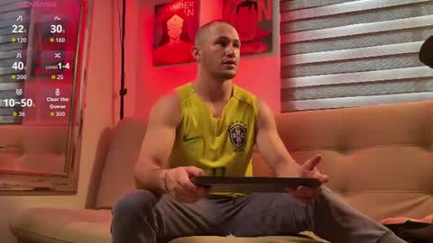 Axel Fairchaild online show from July 1, 1:24 pm