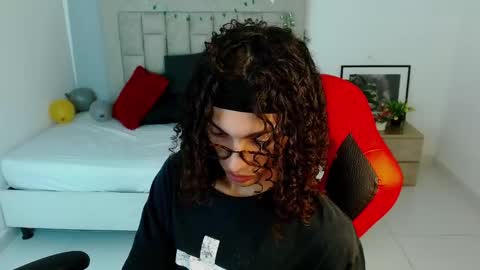 Axel online show from January 12, 12:05 am