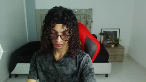 Axel online show from January 18, 11:30 pm