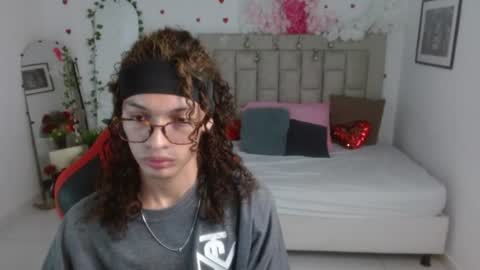 Snapshot of axel_fox7 chatting on June 14, 1:25 am Axel online show from June 14, 1:25 am