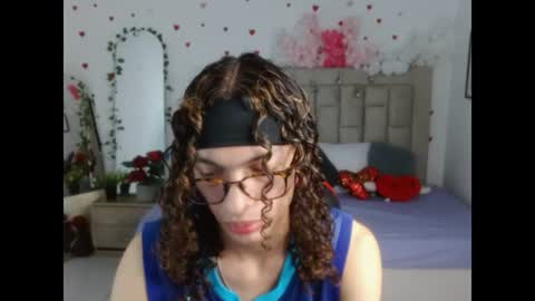 Snapshot of axel_fox7 chatting on June 15, 12:46 am Axel online show from June 15, 12:46 am