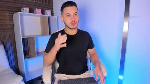Snapshot of axel_grey_ chatting on September 20, 12:39 pm axel_grey_ online show from September 20, 12:39 pm
