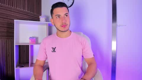 Snapshot of axel_grey_ chatting on October 27, 12:09 pm axel_grey_ online show from October 27, 12:09 pm