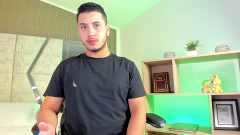 axel_grey_ online show from March 25, 12:33 pm