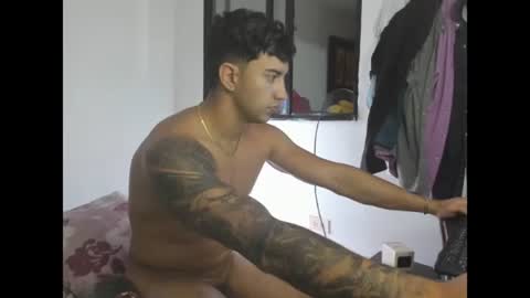 axel_hendrick online show from June 20, 10:23 pm