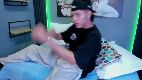 A X E L  online show from June 21, 2:41 pm