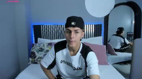 A X E L  online show from July 8, 8:24 pm