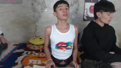 Snapshot of axel_milo_and_kairo chatting on November 25, 9:26 pm axel_milo_and_kairo online show from November 25, 9:26 pm