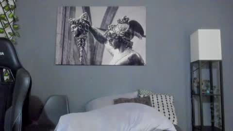 Axel online show from December 31, 2:40 am