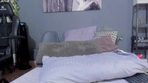 Axel online show from January 7, 2:42 am