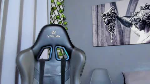 Axel online show from February 16, 10:10 pm