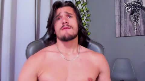 Axel online show from February 17, 8:58 pm