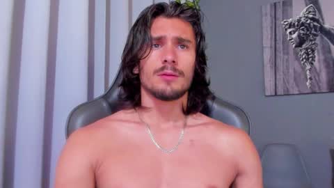 Axel online show from February 19, 4:55 pm