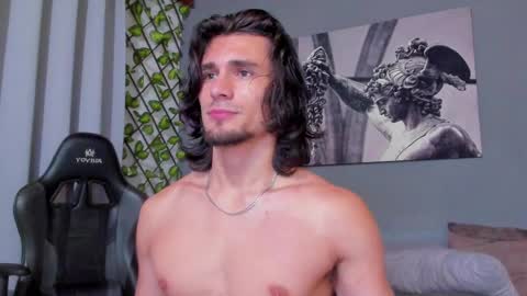 Axel online show from March 2, 5:54 am