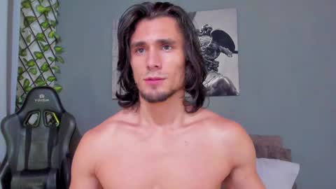 Axel online show from March 7, 1:20 am