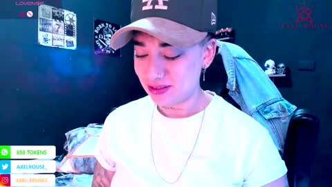 Snapshot of axel_rouse1 chatting on December 23, 1:47 am Axel Rouse online show from December 23, 1:47 am