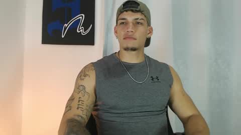 INDEPENDENT MODEL  online show from February 4, 1:23 am