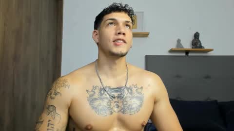 INDEPENDENT MODEL  online show from September 18, 2:35 am