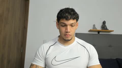 INDEPENDENT MODEL  online show from September 29, 1:38 pm