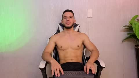 Axel  online show from May 22, 3:28 pm