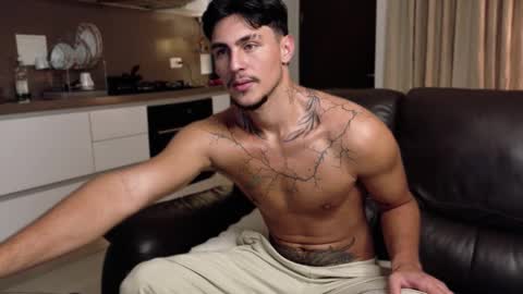 Snapshot of axelblack7 chatting on January 14, 7:03 am axelblack7 online show from January 14, 7:03 am