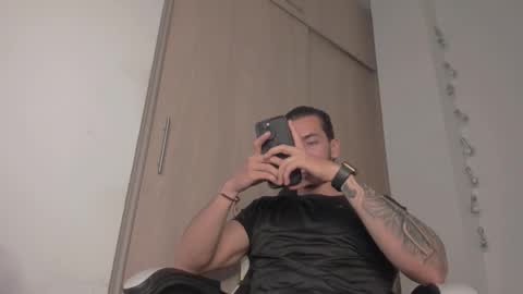 Snapshot of axelblaze_1 chatting on March 27, 12:16 pm axelblaze_1 online show from March 27, 12:16 pm