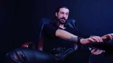 AxelColton online show from October 31, 11:33 am