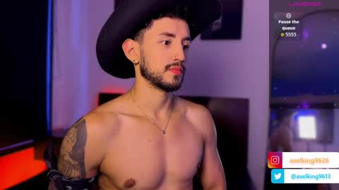 Snapshot of axelking13 chatting on April 3, 9:35 pm Axel King online show from April 3, 9:35 pm