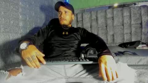 Axell Cross2 online show from January 8, 8:44 pm