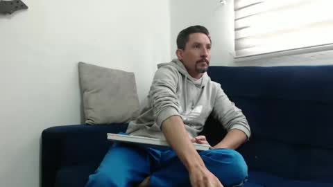 Axel Rose online show from February 14, 7:32 pm