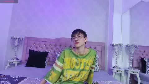 Snapshot of axell_stone chatting on June 3, 7:30 pm axell_stone online show from June 3, 7:30 pm