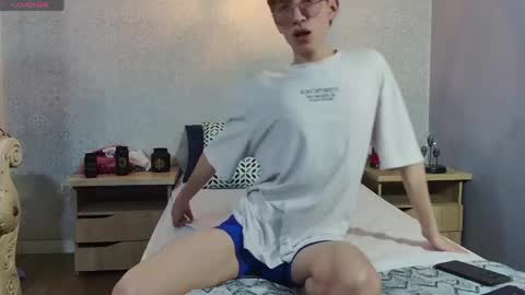 Snapshot of axell_stone chatting on June 5, 8:58 pm axell_stone online show from June 5, 8:58 pm