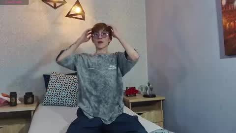 Snapshot of axell_stone chatting on June 6, 7:51 pm axell_stone online show from June 6, 7:51 pm