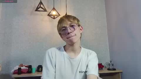 Snapshot of axell_stone chatting on June 12, 8:52 pm axell_stone online show from June 12, 8:52 pm