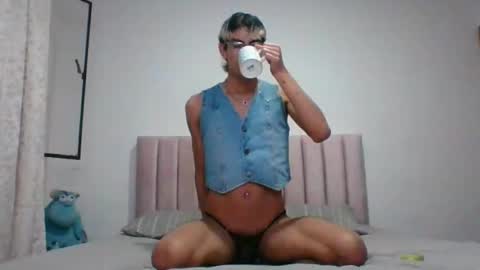 Axel  online show from December 13, 1:48 am