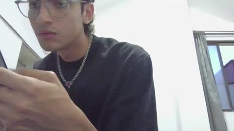 Axel  online show from February 2, 11:11 pm