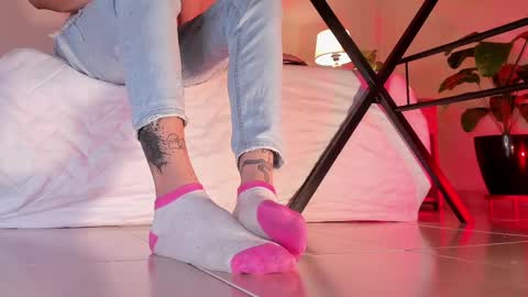 Snapshot of axellcollins chatting on September 14, 7:07 am im your little femboy ALEX online show from September 14, 7:07 am