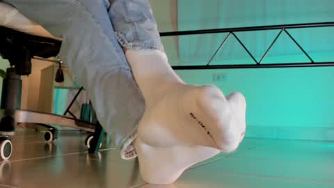 Snapshot of axellcollins chatting on September 17, 6:26 am im your little femboy ALEX online show from September 17, 6:26 am